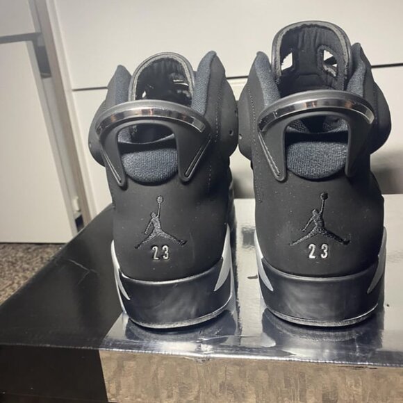 AIR JORDAN Chrome Metallic Retro 6 Mens size 10 - Picture 3 of 8